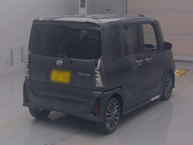 DAIHATSU TANTO 2024