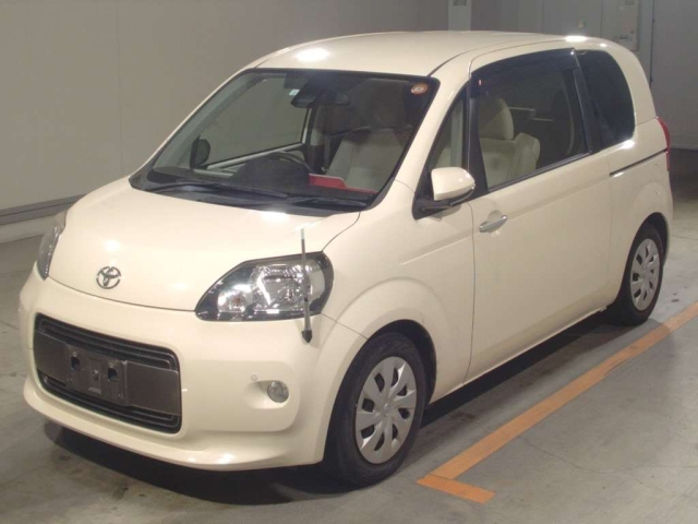 TOYOTA PORTE 2016