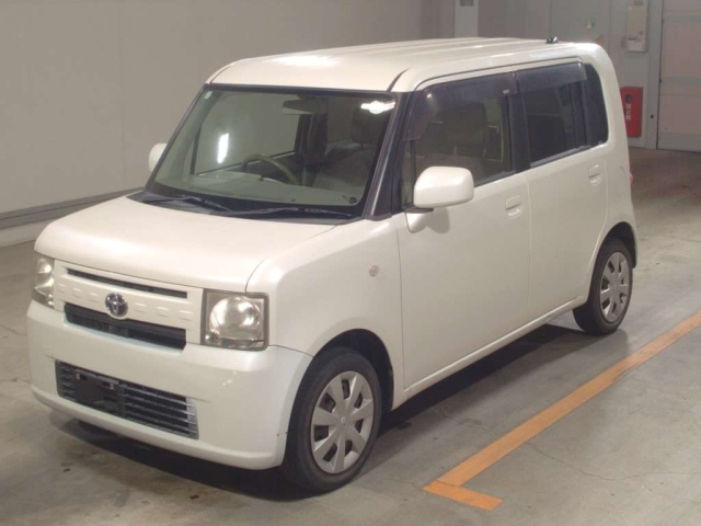 TOYOTA PIXIS SPACE 2012