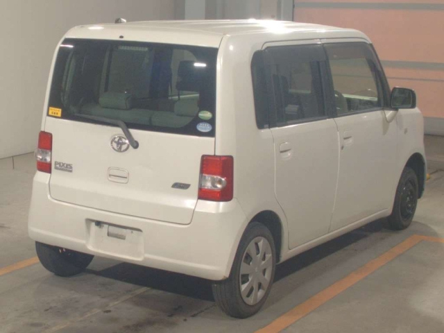 TOYOTA PIXIS SPACE 2012