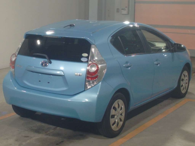 TOYOTA AQUA 2012