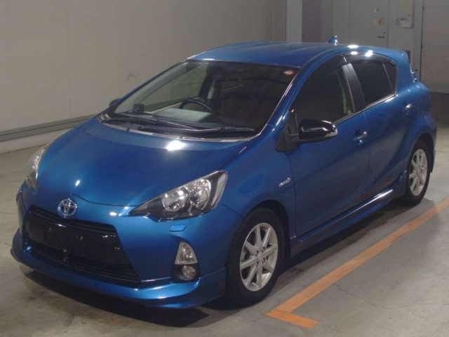 TOYOTA AQUA 2012