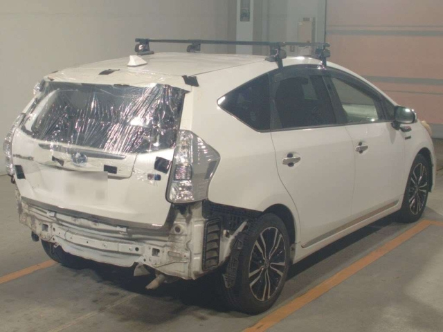 TOYOTA PRIUS ALPHA 2013