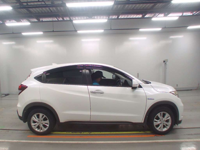 HONDA VEZEL 2015