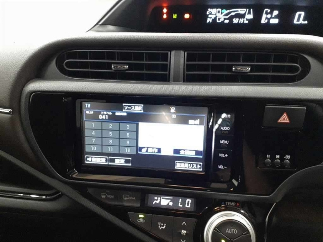 TOYOTA AQUA 2016