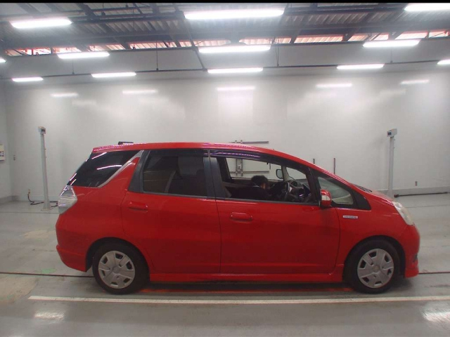 HONDA FIT SHUTTLE 2013
