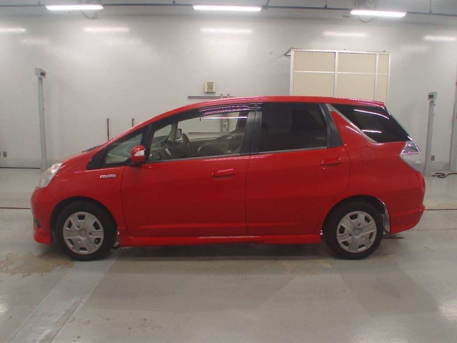 HONDA FIT SHUTTLE 2013