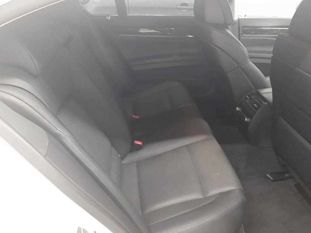 BMW 7 SERIES 2011