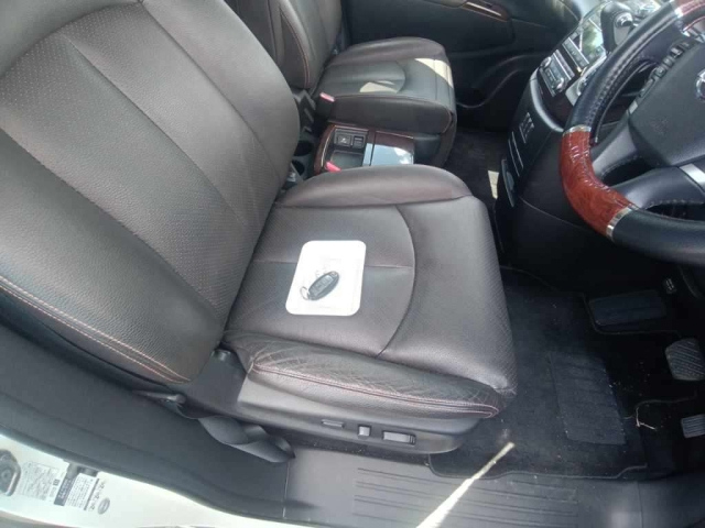 NISSAN ELGRAND 2010