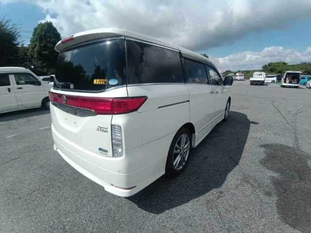 NISSAN ELGRAND 2010