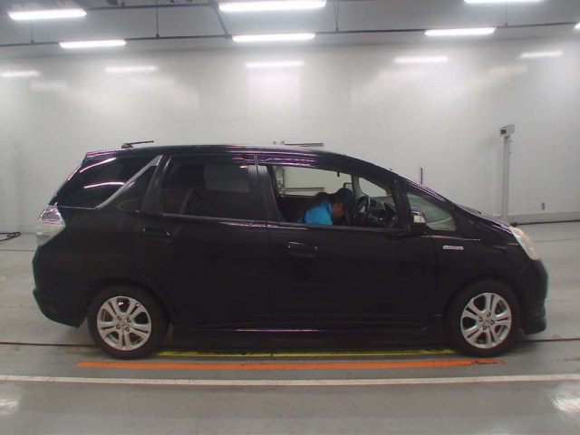 HONDA FIT SHUTTLE 2013