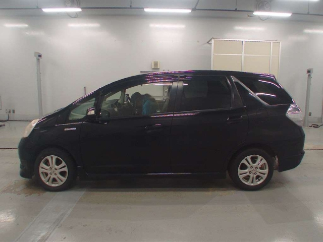 HONDA FIT SHUTTLE 2013