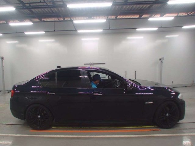 BMW 5 SERIES 2012