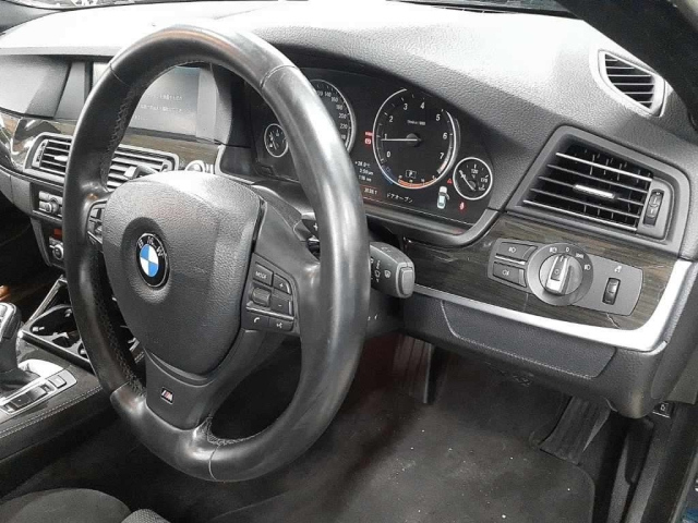 BMW 5 SERIES 2012