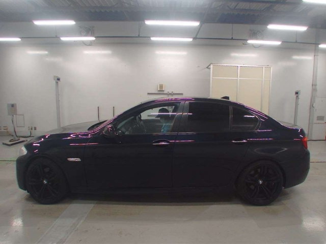 BMW 5 SERIES 2012