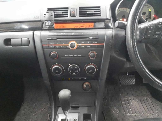 MAZDA AXELA 2008