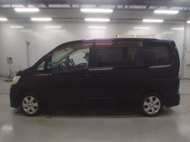 NISSAN SERENA 2009