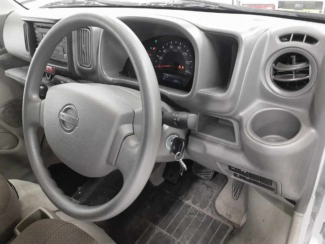 NISSAN CLIPPER VAN 2023