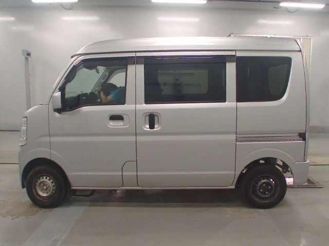 NISSAN CLIPPER VAN 2023