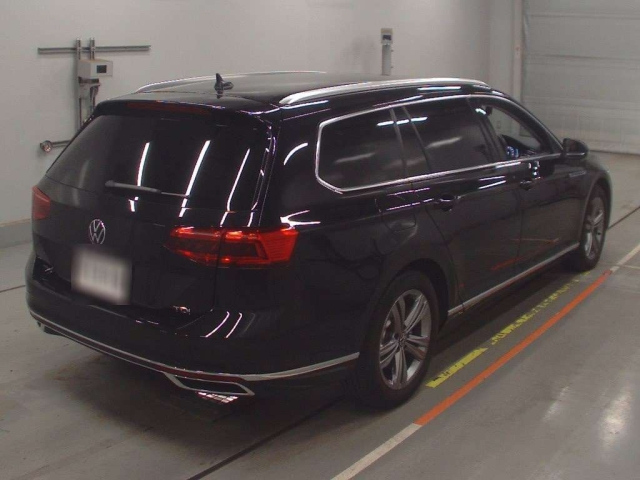 VOLKSWAGEN PASSAT VARIANT 2022