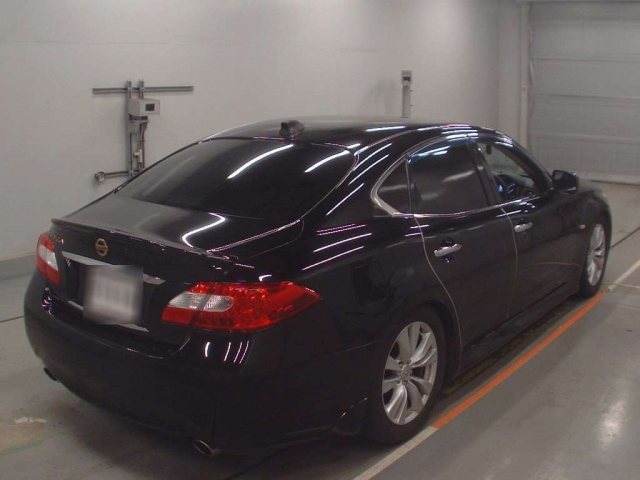 NISSAN FUGA 2011