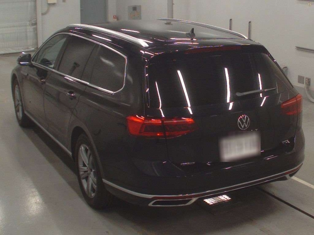 VOLKSWAGEN PASSAT VARIANT 2022