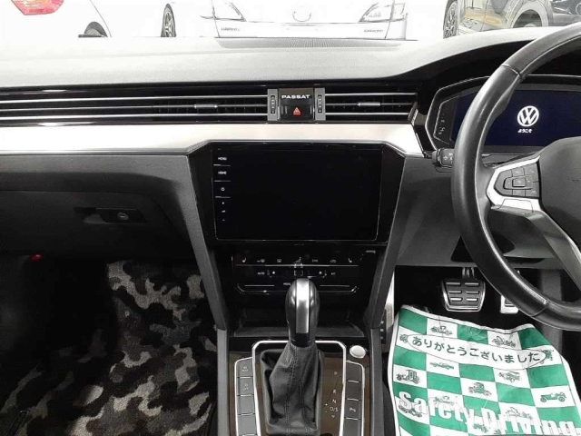 VOLKSWAGEN PASSAT VARIANT 2022