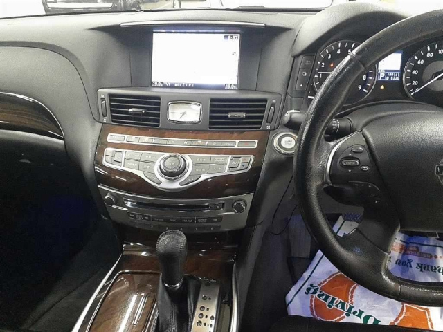 NISSAN FUGA 2011