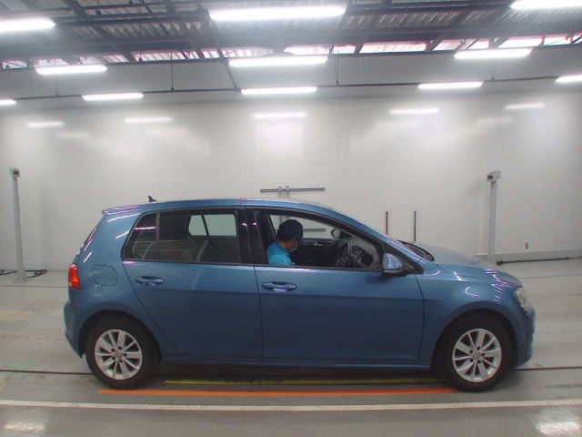 VOLKSWAGEN GOLF 2016