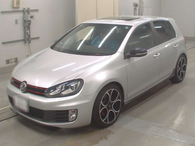 VOLKSWAGEN GOLF 2010