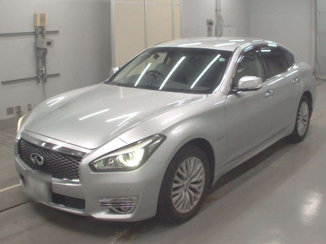 NISSAN FUGA 2017