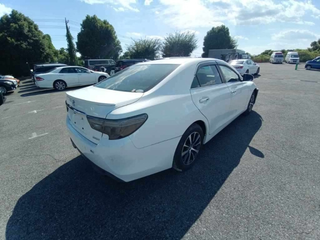 TOYOTA MARK X 2018