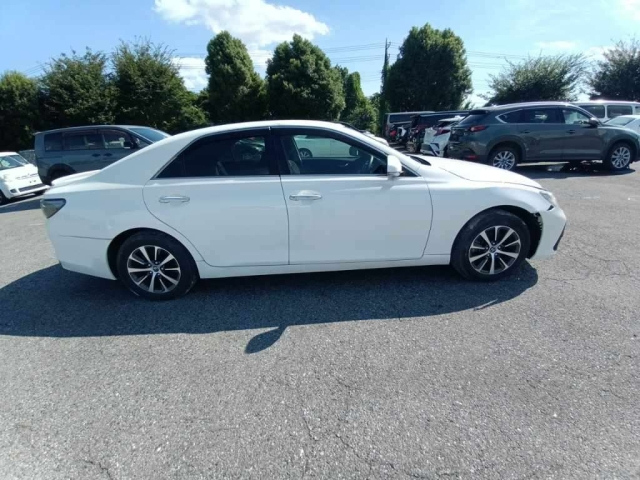 TOYOTA MARK X 2018