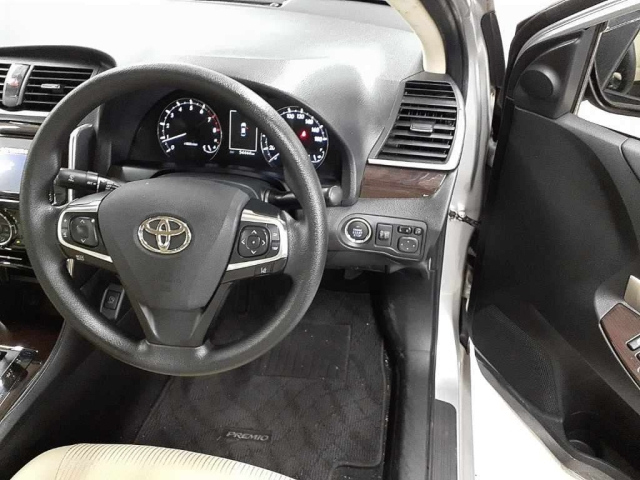 TOYOTA PREMIO 2020