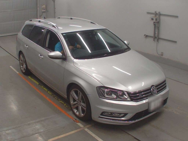 VOLKSWAGEN PASSAT VARIANT 2015