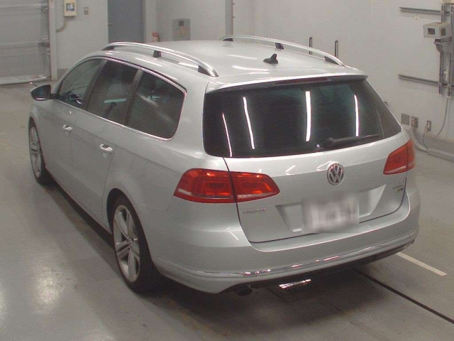 VOLKSWAGEN PASSAT VARIANT 2015