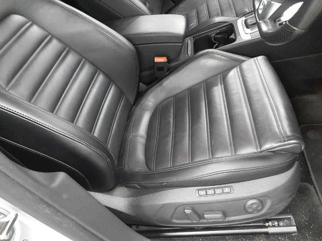VOLKSWAGEN PASSAT VARIANT 2015