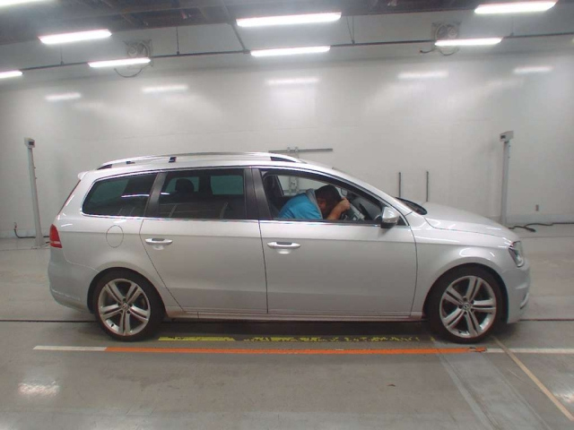 VOLKSWAGEN PASSAT VARIANT 2015