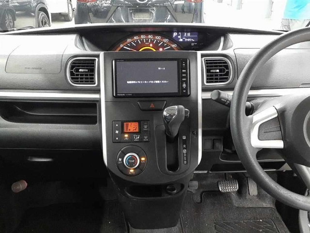 DAIHATSU TANTO 2015