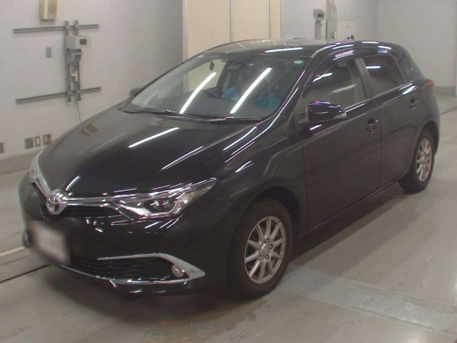 TOYOTA AURIS 2016