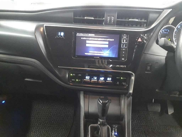 TOYOTA AURIS 2016