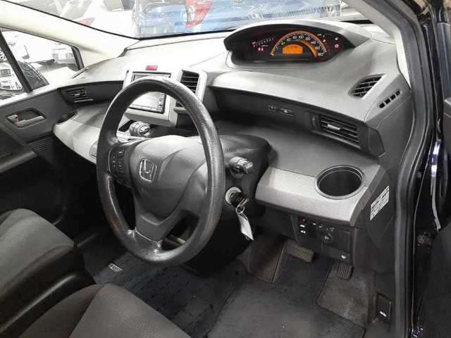 HONDA FREED 2010