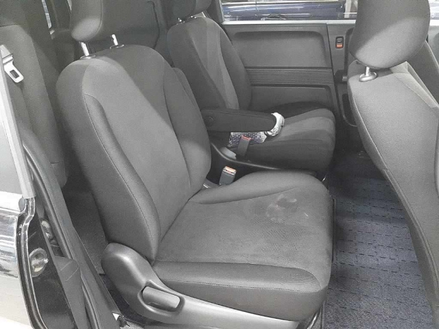 HONDA FREED 2010