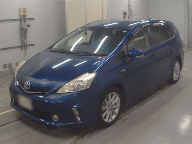 TOYOTA PRIUS ALPHA 2012