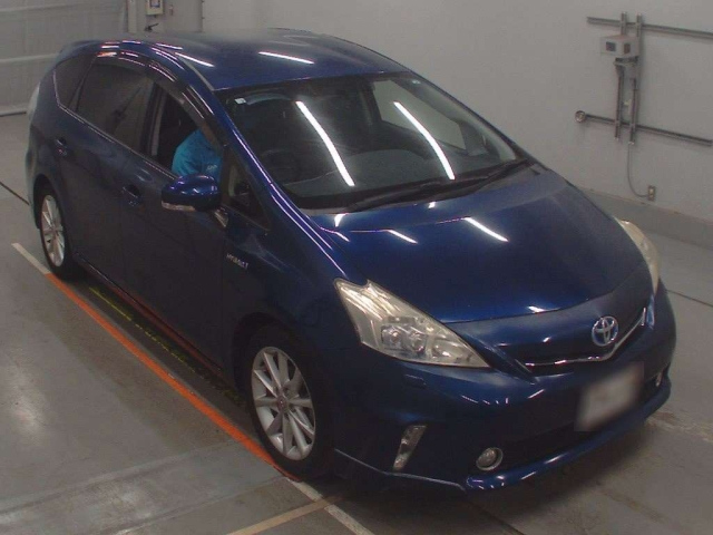 TOYOTA PRIUS ALPHA 2012