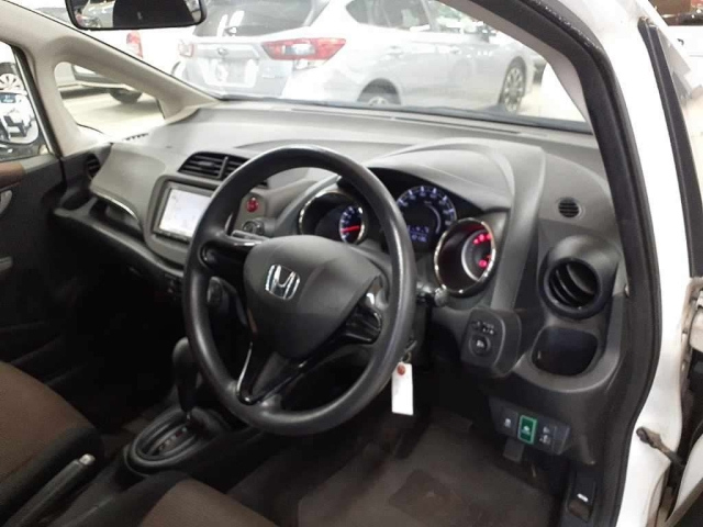 HONDA FIT SHUTTLE 2014