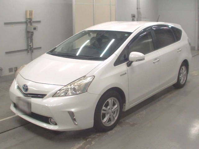 TOYOTA PRIUS ALPHA 2014