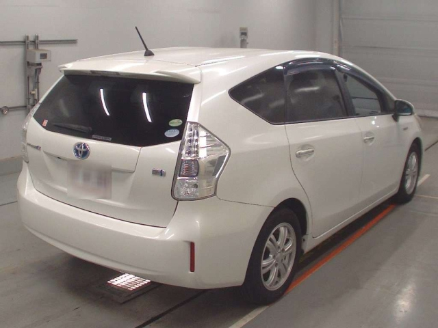 TOYOTA PRIUS ALPHA 2014