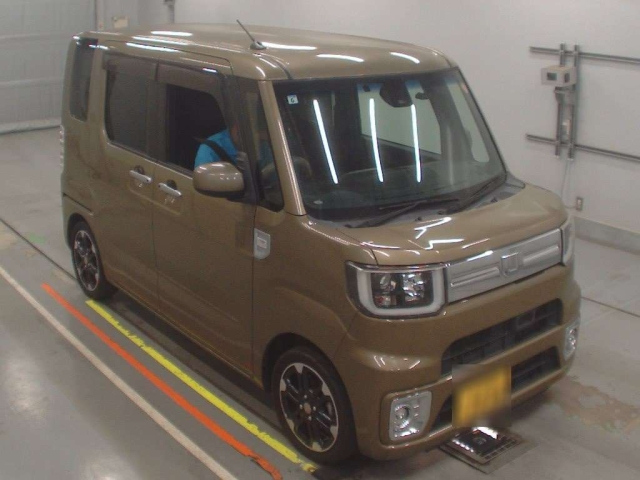 DAIHATSU WAKE 2017