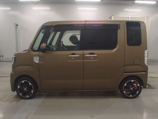 DAIHATSU WAKE 2017